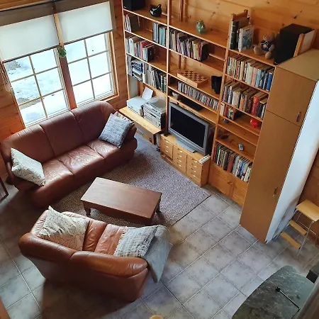 木屋 Ylaekolo - A Functional In A Good Location
